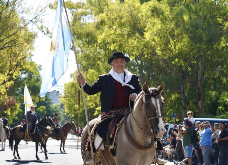 Cerró el Mes de la Tradición con un gran pericón y desfile criollo