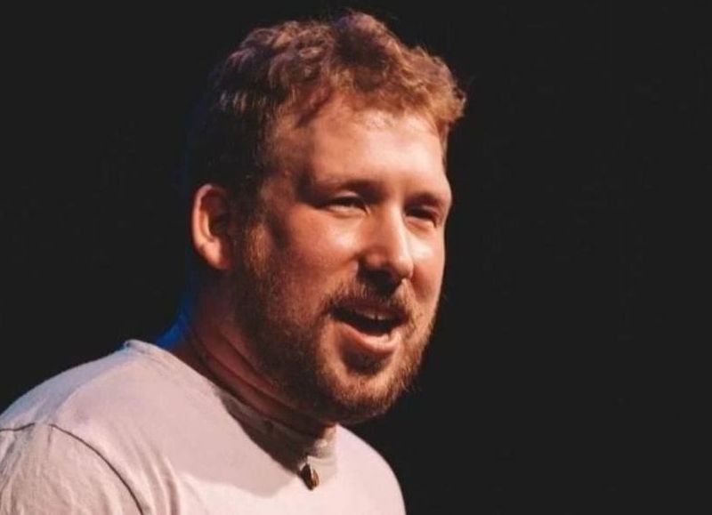 VIDEO | Lucas Upstein vuelve con Ángel Caído, un unipersonal tan oscuro como irresistible