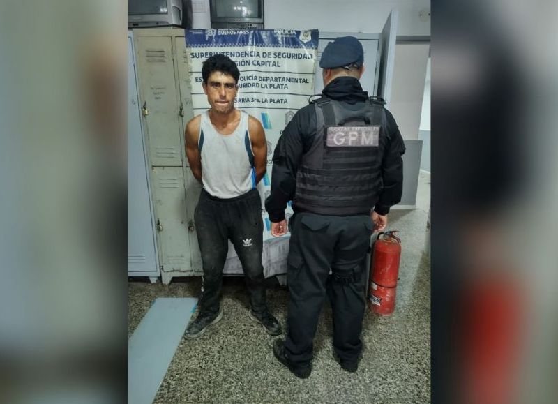 Los Hornos: entró a robar y lo vieron por las cámaras