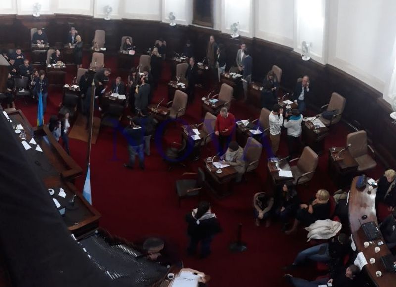 Sesión "2x1": un respiro para los centros culturales y no prosperó el repudio por despidos en Télam