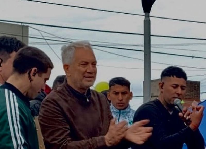 Vecinos de Melchor Romero apuntan al delegado por falta de respuestas