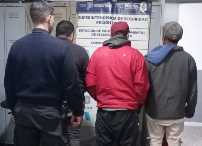 VIDEO | Demoran a tres limpiavidrios en Los Hornos
