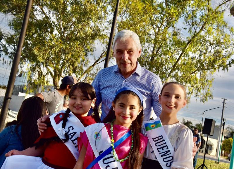 Berisso: Cagliardi encabezó la apertura de la Fiesta del Provinciano