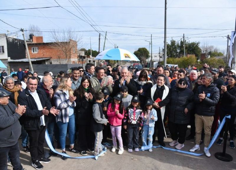 Alak inauguró nuevo asfalto y obras hidráulicas para San Lorenzo