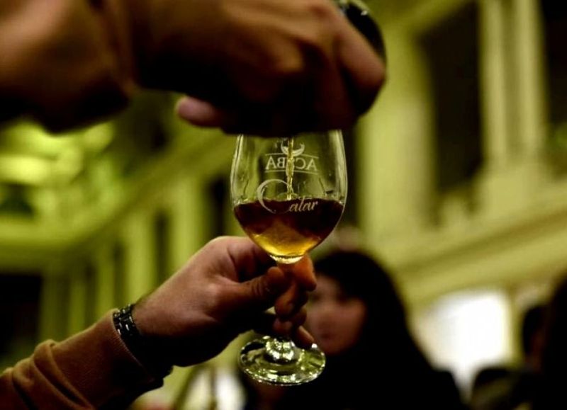 Llega la cuarta edición de la Feria Catar 2025: vinos, gastronomía y música en el Paseo Mitre