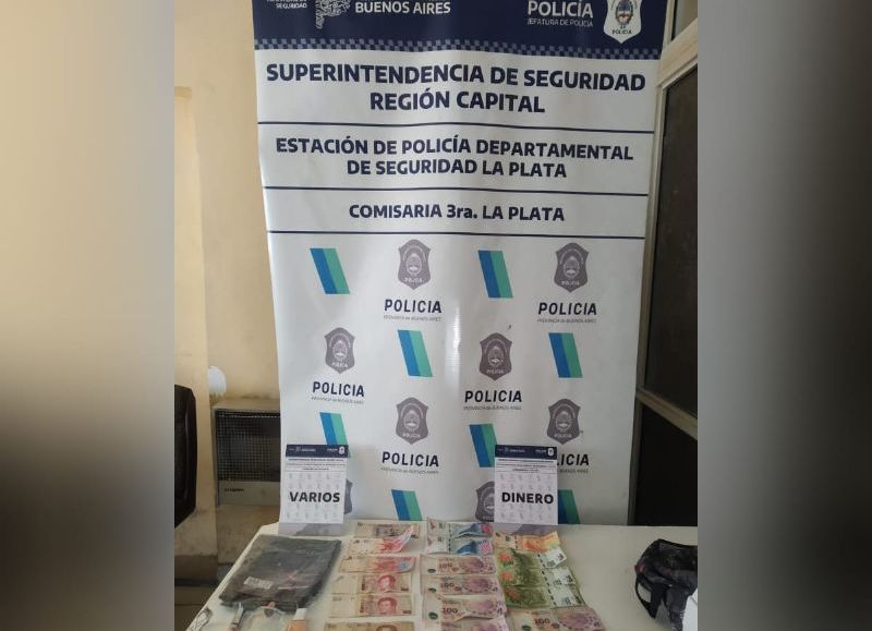 Altos de San Lorenzo: detienen a dos jóvenes por robarle a una mujer mientras caminaba