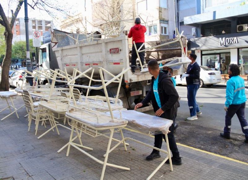 Nueva entrega de equipamiento en una escuela centenaria del centro