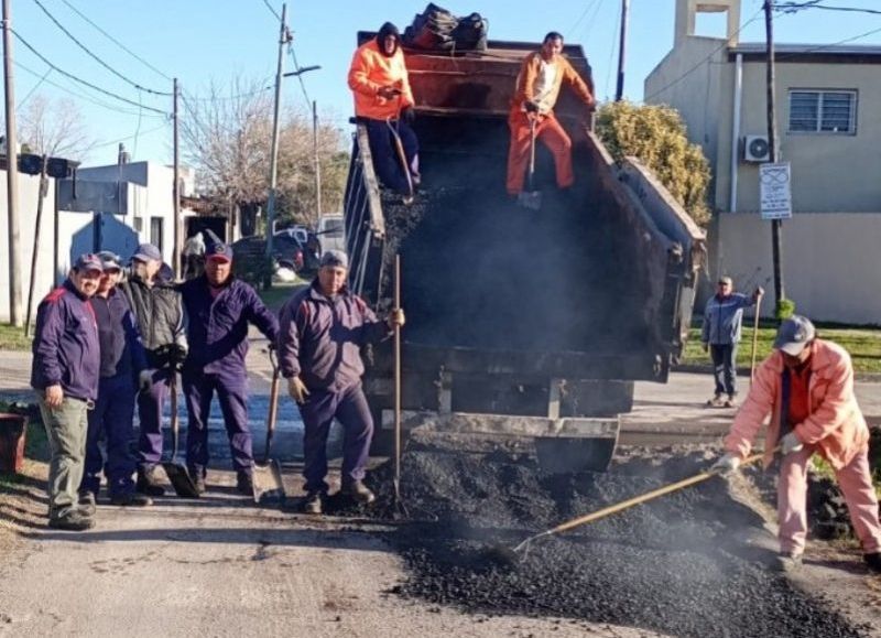 Repararon un cruce clave en Altos de San Lorenzo tras un pedido vecinal