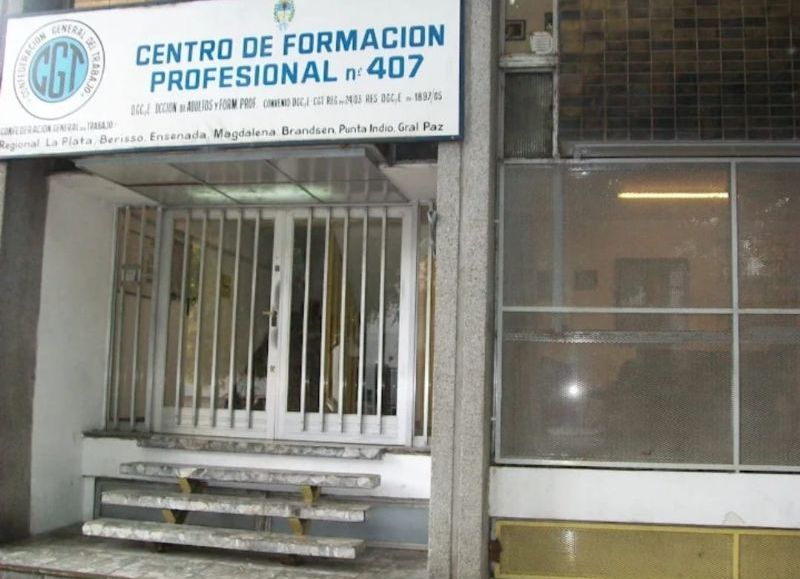 VIDEO | Indignación total de estudiantes por multas en centro de formación profesional