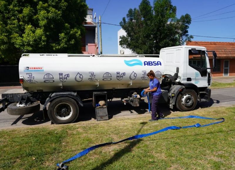 Siguen los reclamos vecinales contra ABSA por la baja presión de agua