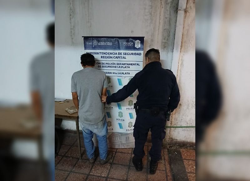 Detenido en Ringuelet por apuñalar y golpear a su pareja en la vía pública