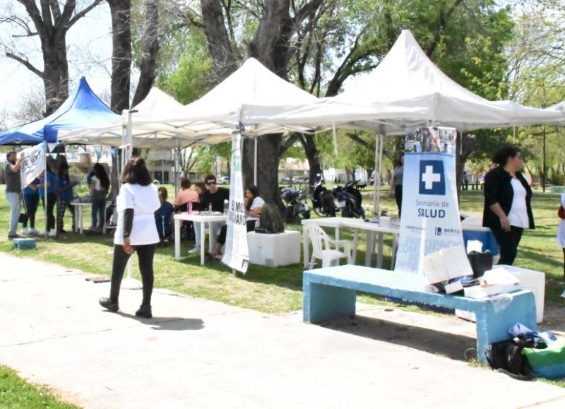 El intendente Fabián Cagliardi participó de la jornada integral de salud en Villa Argüello