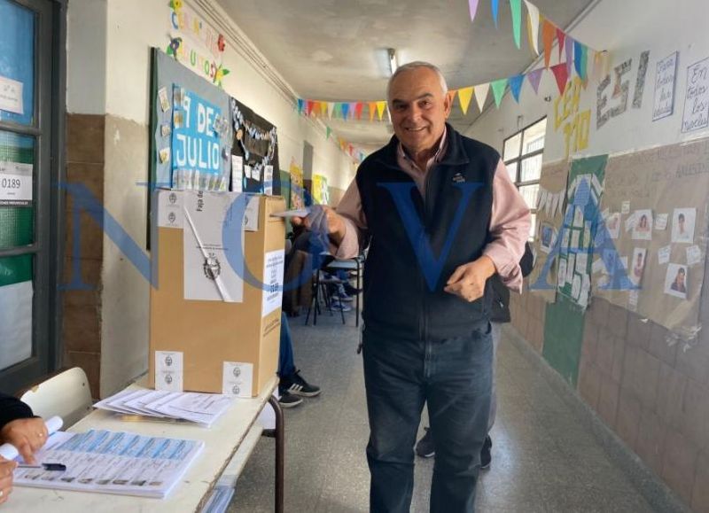VIDEO | #Elecciones2025: Ángel Celi cumplió con su deber cívico y votó en la jornada electoral