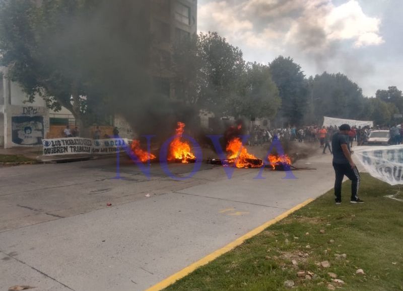 La UOCRA cortó nuevamente 1 y 32: exigen que no se paralice una obra en el paso nivel de la zona