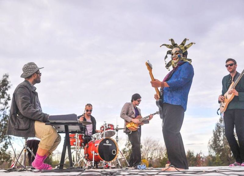 La banda platense Parra Ultravioleta se presentará en el Pasaje Dardo Rocha