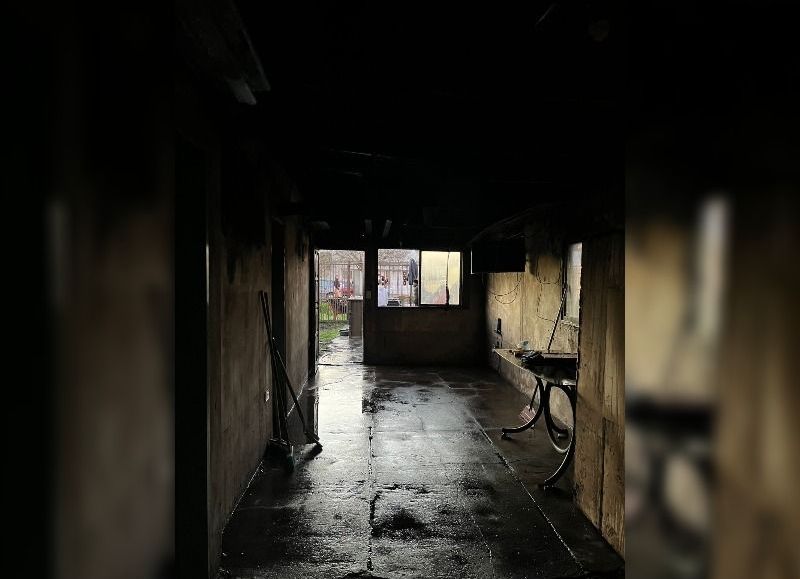 VIDEO | Pareja de jubilados en apuros: incendio destruye su hogar en el barrio El Triunfo