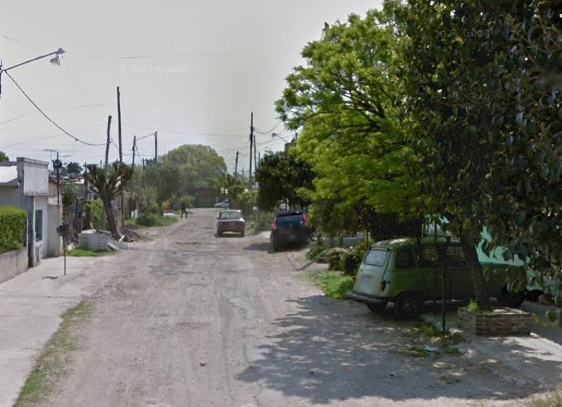 Vecinos de Los Hornos protestan para salir del barro y del olvido