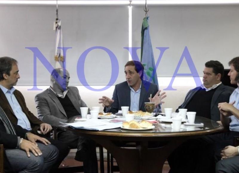 Chispazos entre municipios de la Región Capital: Secco le marcó la cancha a Garro y Nedela