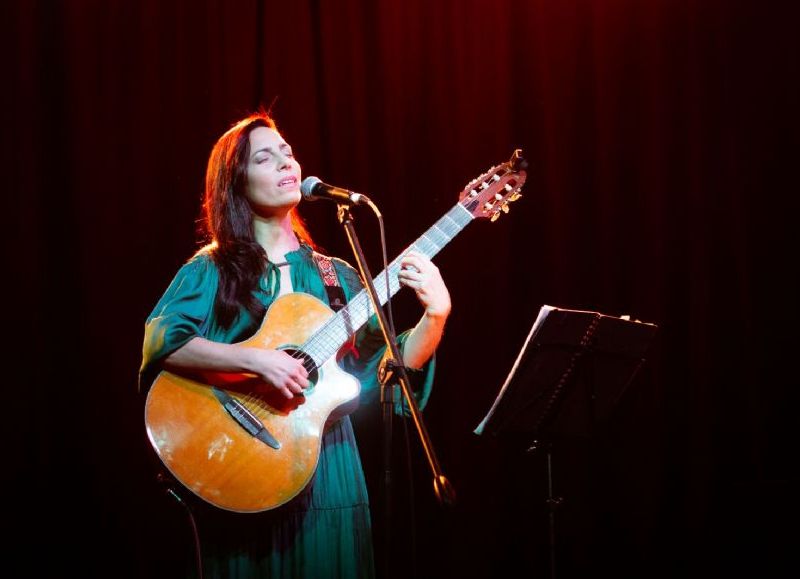 VIDEO | El ciclo "Jueves Vivos" continua con tango y canción folk en el Teatro Argentino