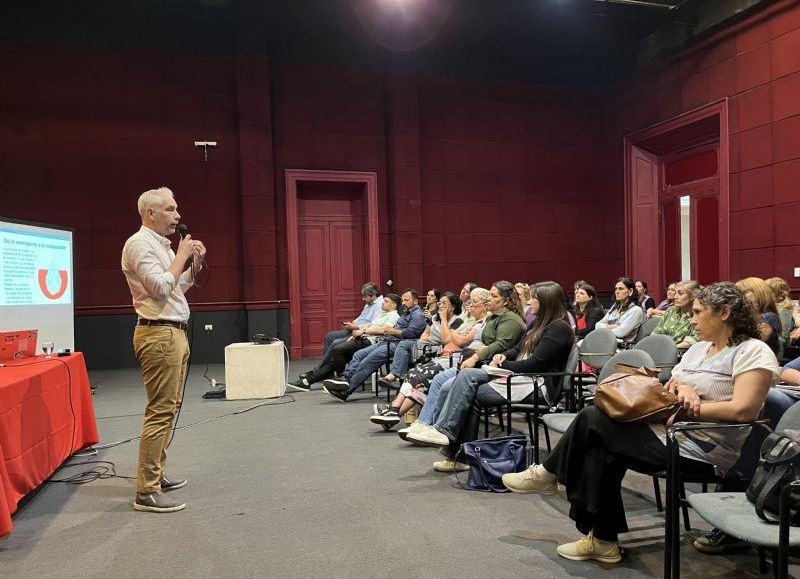 La Municipalidad impulsa un plan pionero para prevenir de forma temprana las adicciones