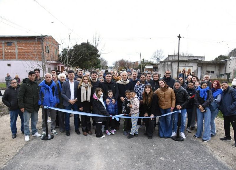 VIDEO | El intendente Julio Alak inauguró nueva pavimentación y obras hidráulicas en Melchor Romero