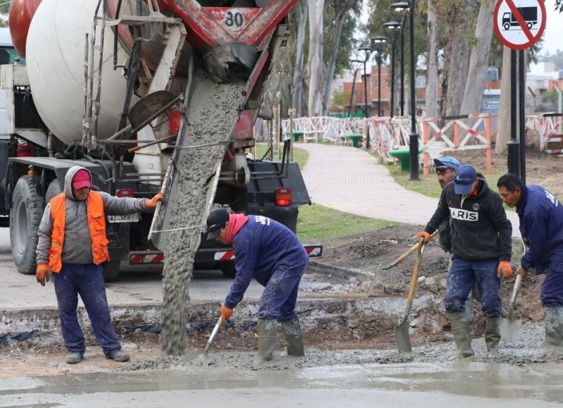 Avanzan las obras de ensanche y pavimentación de la calle 43 en Ensenada