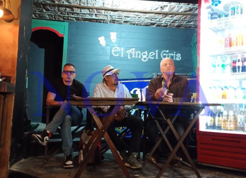 VIDEO | Pico Sanzone presentó su nuevo libro "Besarle el culo al perro y otros asuntos raros"