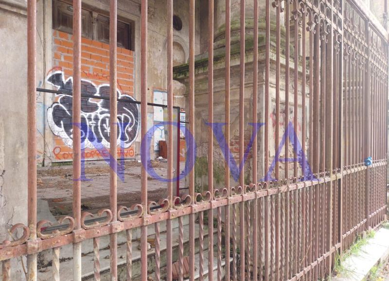 El histórico Teatro Princesa agoniza