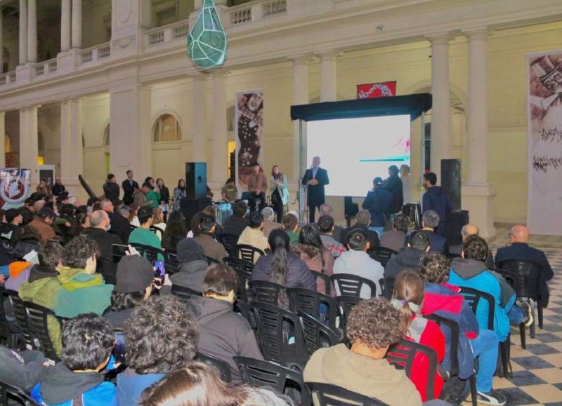 VIDEO | Alak lanzó un programa para promover el empleo joven