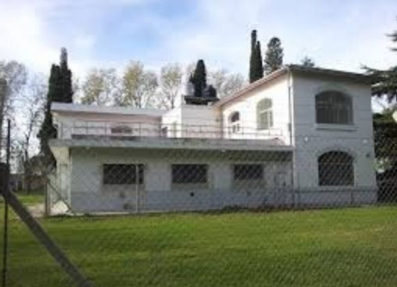 Abasto: tres menores con una faca amenazaron a una celadora y se escaparon del Instituto Ibarra