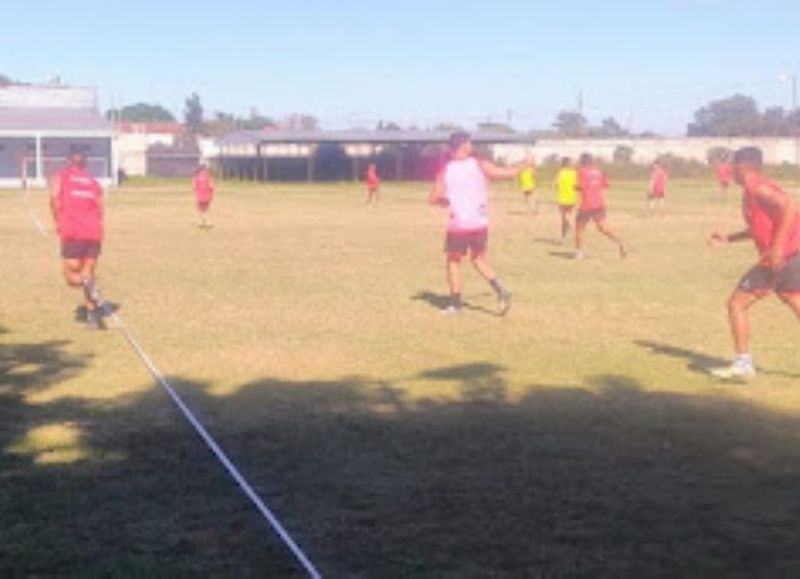 Cambaceres cambió de escenario y afina detalles para el domingo