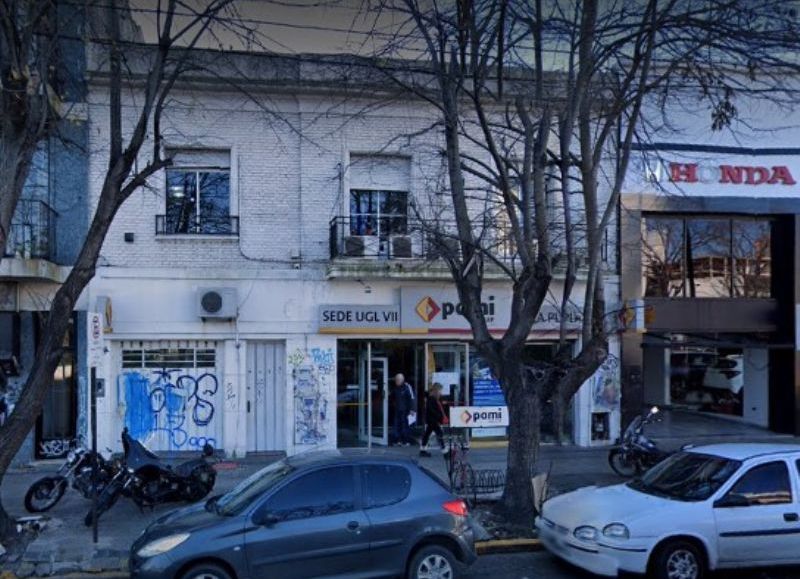 Escándalo con un abuelo en la sede del PAMI de barrio norte