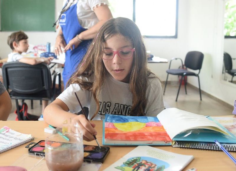 Impulsan talleres gratuitos de plástica y ensamble musical en Sicardi, San Lorenzo y San Carlos