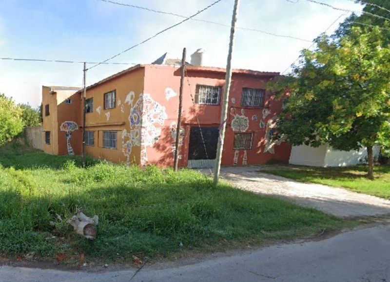 Por un conflicto con PAMI, abuelos de un geriátrico en Los Hornos podrían quedar desamparados