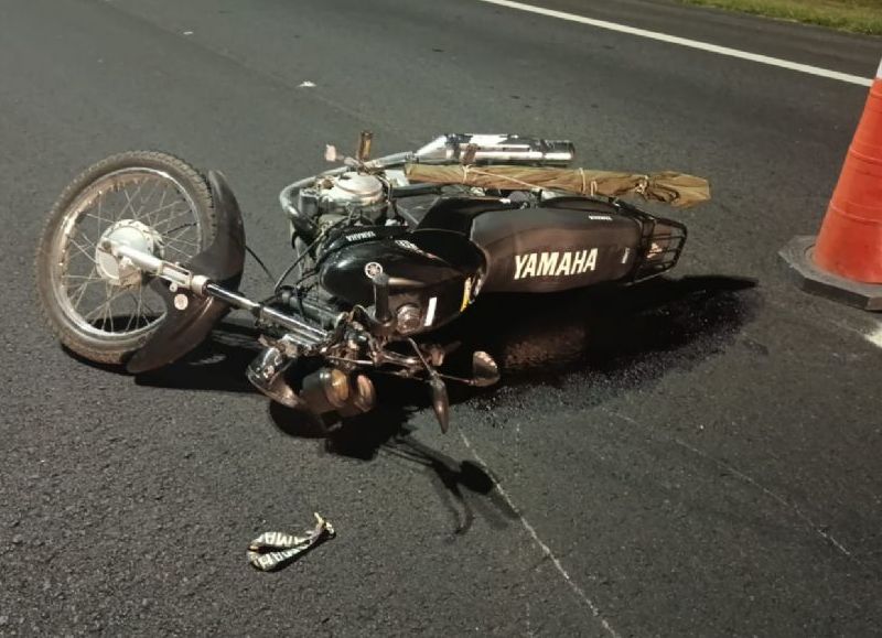 Tragedia vial: un motociclista murió tras chocar contra el separador central en la Autopista Buenos Aires-La Plata