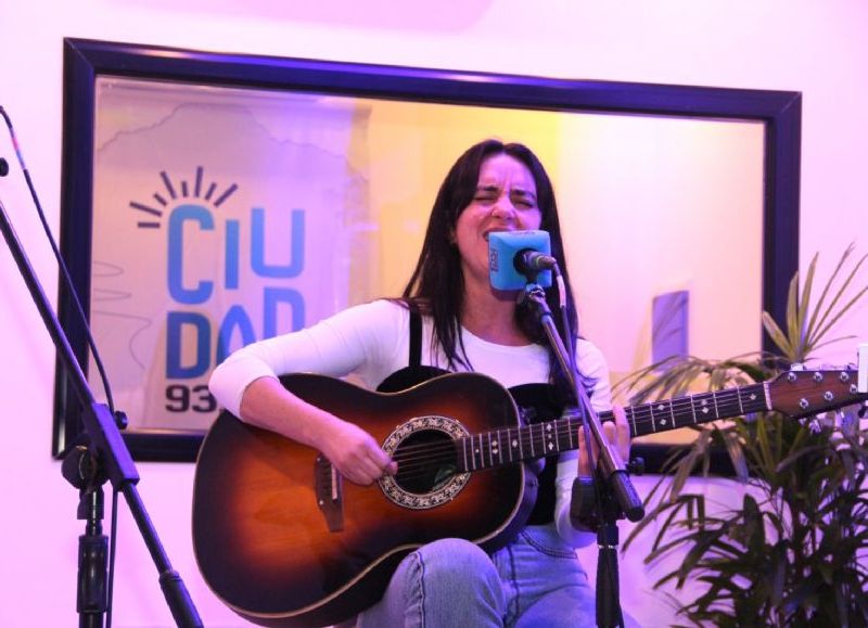 El municipio abre un ciclo de shows acústicos en la terraza del Pasaje Dardo Rocha