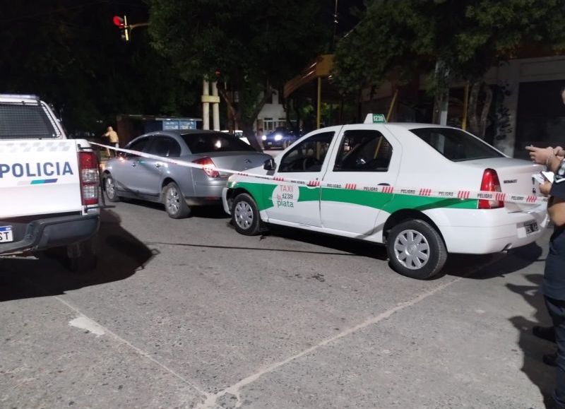 Un taxista murió al descompensarse y colisionar un auto