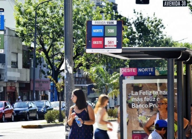 Quejas por falta de colectivos: vaya avisando que va a llegar tarde