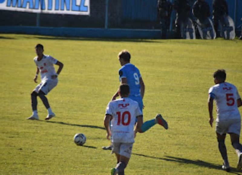 Defensores de Cambaceres vuelve a jugar de noche en Ensenada y ya tiene fecha confirmada