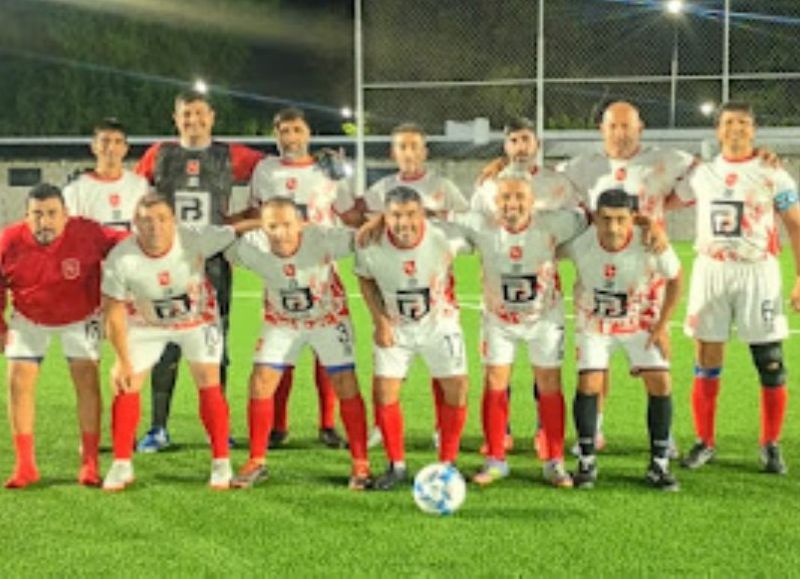 El Senior +45 de Camba no pudo ante Estudiantes pese a generar chances