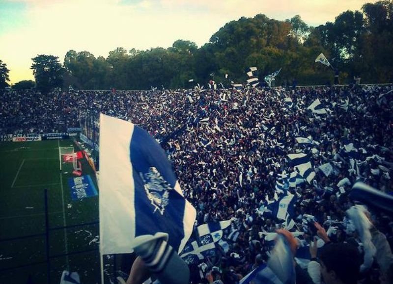 Gimnasia celebra 138 años con solidaridad, tradición y descuentos para sus hinchas