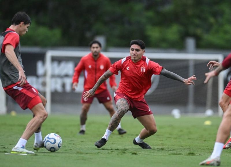 Estudiantes regresó desde Brasil y tendrá dos bajas clave para la final copera
