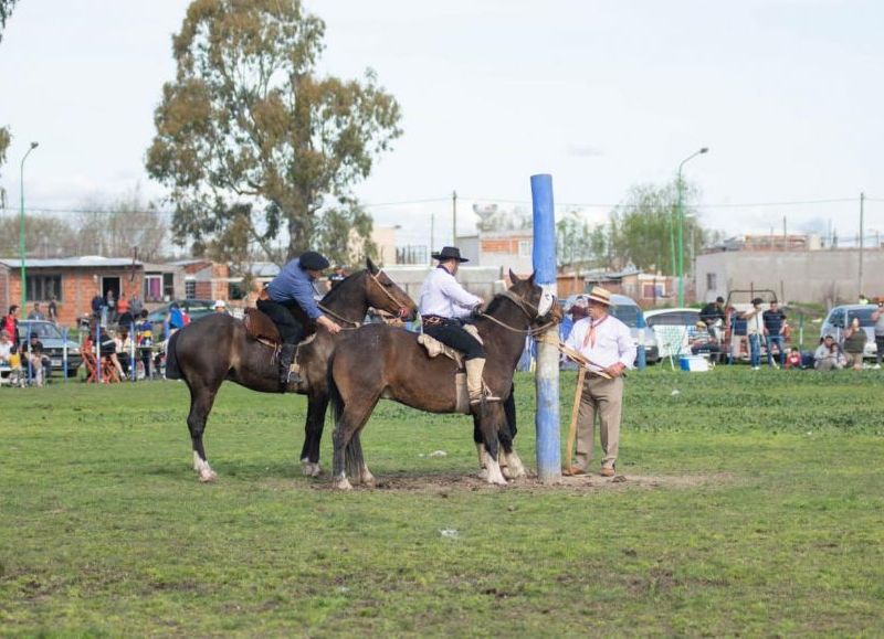 Gran jineteada en el Centro Tradicionalista de Punta Lara