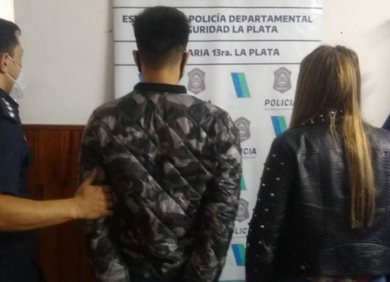 Caen dos menores tras intentar robar zapatillas en un local del Camino Centenario