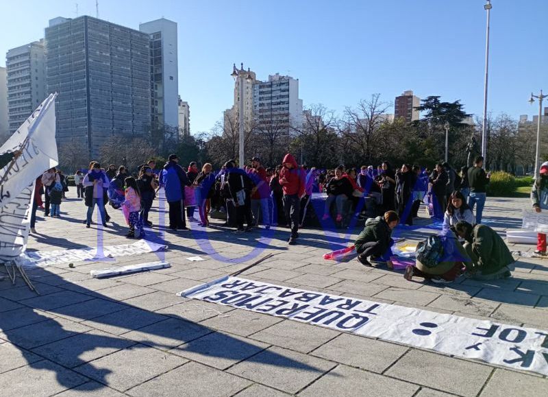 VIDEO | De Plaza Moreno a Gobernación, feriantes marchan y exigen políticas de defensa a su trabajo