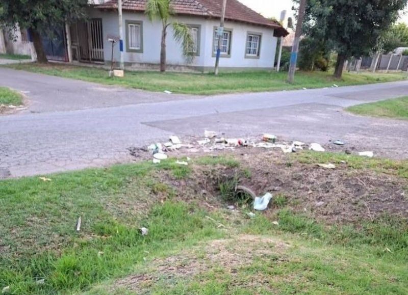 Desbordados por la basura que queda: piden a la Delegación una solución a su problema