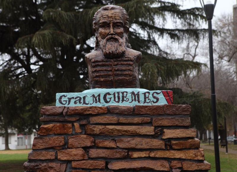 El Municipio finalizó la restauración y puesta en valor del monumento a Güemes