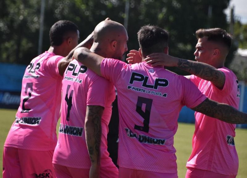 VIDEO | Villa San Carlos venció 2-1 a Deportivo Armenio y se metió en el Reducido