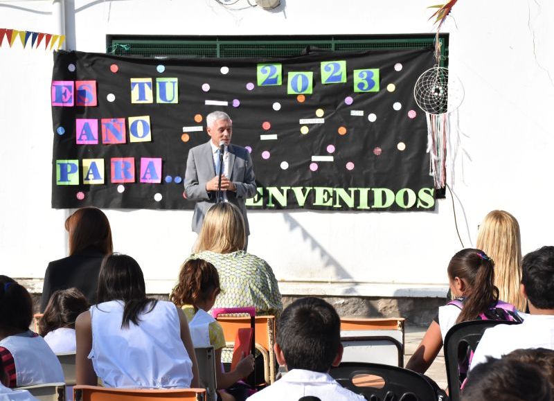 Berisso: Cagliardi encabezó el acto de inicio del ciclo lectivo en la Escuela N° 23