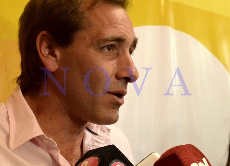 Denuncian que Garro mandó a detener a militante bruerista por repartir folletos partidarios